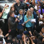 Las claves de la elección: Milei va a un plebiscito en medio de una crisis múltiple y desafiado por el PJ y los gobernadores