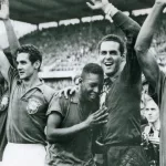 En la previa de la final, una camiseta de Pelé fue la gran atracción
