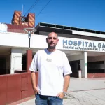 El nene de 2 años diagnosticado con cáncer en sus vacaciones tuvo su primera quimio en el Garrahan: “Esto es día a día”