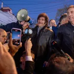 Milei acelera su participación en la campaña electoral antes del viaje del lunes a Estados Unidos
