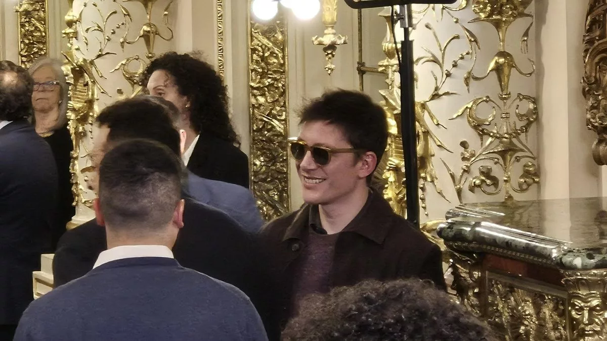 Santiago Caputo durante la jura de Manuel Adorni como jefe de Gabinete.