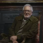 Héctor Abad Faciolince denuncia una “política caótica de puros intereses” tras el regreso de Trump