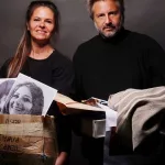 Dos hermanos y un libro-casa en el que recuperar la familia destruida por la dictadura