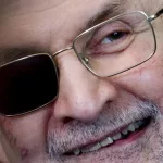 Salman Rushdie en Barcelona: “Los tiempos oscuros pasarán”
