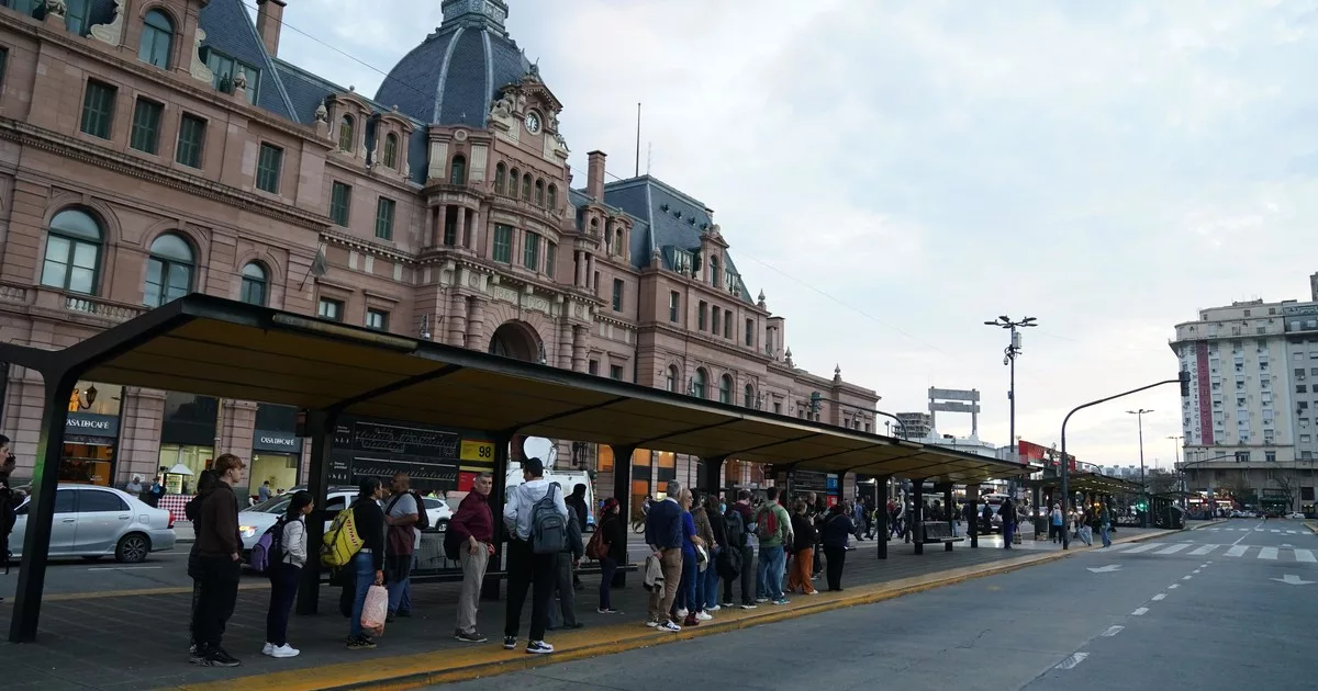 El Gobierno abrió sumarios, con multas millonarias, para dos gremios por no acatar una conciliación obligatoria