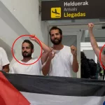 Dos etarras de la flotilla rechazan el avión militar y Sánchez les paga un vuelo comercial para su repatriación