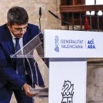 La picadora de carne de la izquierda