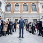 Noticias La Trinchera. Vox se une a los separatistas y se ausenta del acto de la Constitución