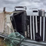 Tránsito colapsado en el inicio del fin de semana largo: volcó un camión en la General Paz