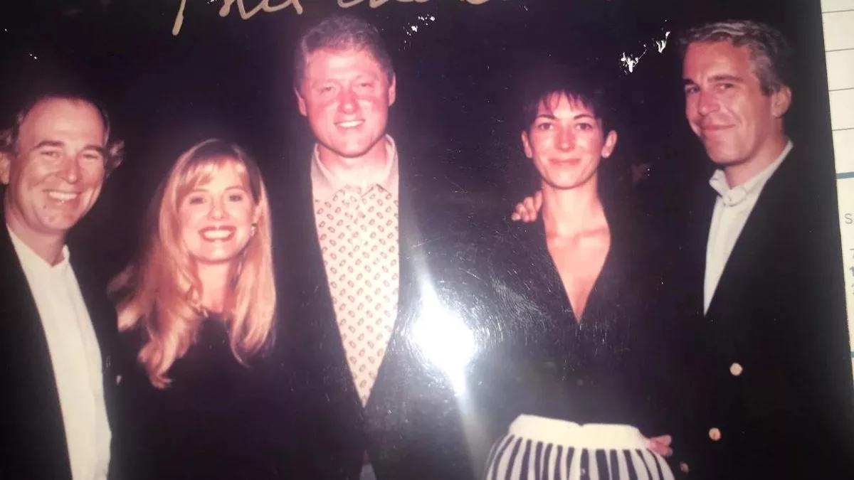 Bill Clinton, Epstein y Maxwell.