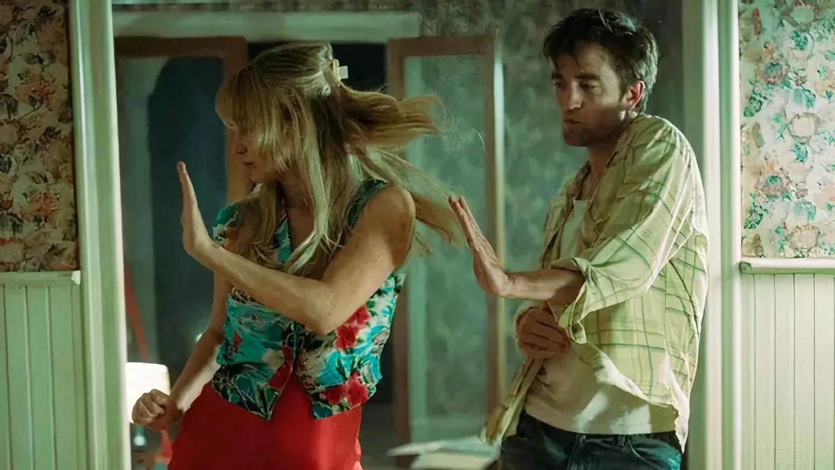 Jennifer Lawrence y Robert Pattinson en 'Die, my love'