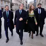 Feijóo se planta ante el órdago de Abascal en Extremadura: "Están jugando a cosas peligrosas"