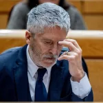 Tras el escándalo del DAO, a Marlaska le estalla debajo del culo el caso del comisario abusador en la India