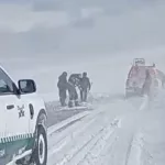 Histórica tormenta de nieve en Catamarca deja varados a cuatro trabajadores en la puna: desesperado operativo de emergencia