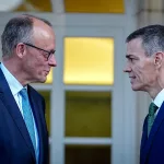 Sánchez busca calmar a Puigdemont y convence a Alemania para debatir la oficialidad del catalán en la UE