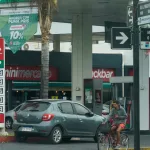 El petróleo se dispara y las empresas dicen que los precios de los combustibles ya tienen un atraso de 15%