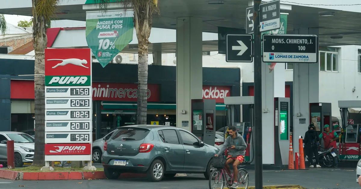 El petróleo se dispara y las empresas dicen que los precios de los combustibles ya tienen un atraso de 15%