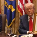 Milei le regaló a Trump una carta escrita por las familias de los rehenes argentinos liberados por Hamas