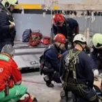 Tragedia en Almagro: cayó el portón de una gomería y mató a un hombre