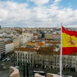 Kit básico para probar suerte en Europa: qué se necesita para emigrar a España