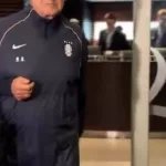Bielsa: el video de su llegada a Uruguay y ¿qué dijo la periodista a la que le gritó?