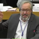 Tremendo discurso de Girauta (VOX) en apoyo de Alfonso Rojo en el Parlamento Europeo: «¡En España hay una cacería!»