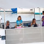 Mugre, Colau, marihuana y basura: flotilla
