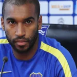 Jugó en Boca y Nacional, milita en el Ascenso de Uruguay y debutó como cantante