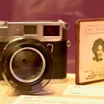 El legado de María Elena Walsh y Sara Facio se exhibe en el Instituto Cervantes de Madrid