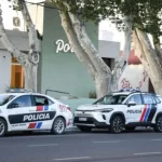 Tensa pelea familiar en una heladería: el expresidente de un club de San Juan apuntó con un arma a su hijo y discutió con la Policía