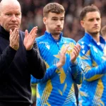 El equipo que perdió ante su clásico rival y sufrió el descenso más prematuro en la historia del fútbol inglés