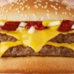 Después de lanzar estaciones de servicio premium y low cost, ahora YPF sumará locales de McDonald’s en red comercial