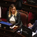 El peronismo hace esfuerzos para evitar fugas en el Senado mientras los K ven peligrar su poder