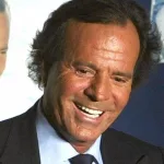 ‘Una vida de Julio Iglesias’: la reconstrucción literaria de un ícono de masas