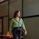 La izquierda enarbola ahora el aborto contra Ayuso, que desafía a Sánchez: "No voy a hacer una lista negra de médicos"