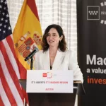 Ayuso insta a Trump desde Austin a eliminar los aranceles a productos gastronómicos de la UE como el aceite y el vino