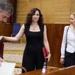 Madrid denuncia el "caos" absoluto en el reparto de menas: mayores de edad, con arraigo en otras regiones…