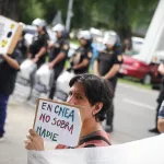 Mientras el Gobierno impulsa la privatización de proyectos nucleares, el sector atómico denuncia que atraviesa su peor crisis