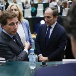 Almeida anuncia que no aplicará la iniciativa de Vox sobre el aborto pero informará a las mujeres de forma voluntaria