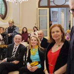 La escritora Alina Diaconú recibió un homenaje en la Embajada de Rumania a sus 80 años