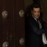 Moreno mantendría la mayoría absoluta pese a la subida de Vox, mientras Montero se hunde