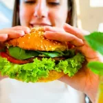 Por qué en Argentina hamburguesas y salchichas pueden seguir teniendo ese nombre aunque no lo sean