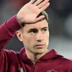 Con Soulé de titular, Roma busca defender la punta ante la Fiorentina
