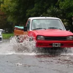 Alerta naranja: un fuerte temporal dejó barrios de Mar del Plata bajo el agua y se espera más lluvia y viento