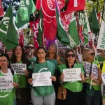 Todos los sindicatos acorralan a Mónica García y su gestión "de vergüenza": "Está paralizada, tiene que dimitir"