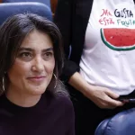 ¿Puede la Asamblea actuar contra Israel? Ossorio zanja la propuesta de Más Madrid por el "secuestro" de su diputada
