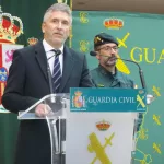 Marlaska lleva tres años sin cumplir una sentencia del TS: los guardias civiles siguen sin seguro de responsabilidad