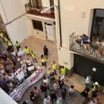 La extrema izquierda calienta la manifestación contra Mazón y acusa a Roig de forrarse con la DANA