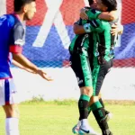 Chicago sufrió y golpeó a tiempo: triunfazo en Santiago para arrancar con ilusión