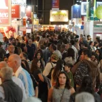 Festejo recargado: una multitud, en la Noche de la Feria del Libro 2026